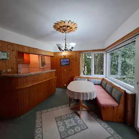 奥德索斯公寓 瓦爾納