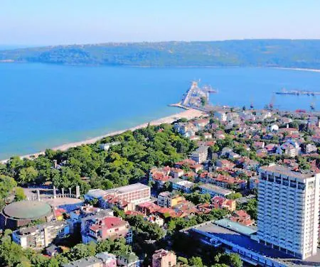 奥德索斯公寓 公寓 *